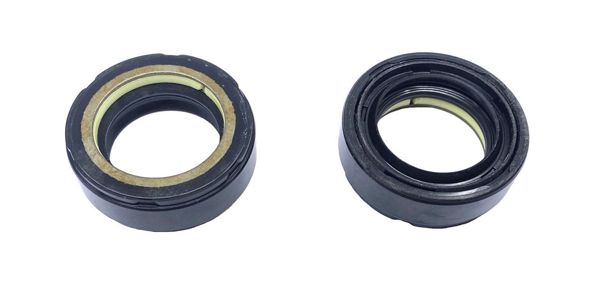 Power steering oil seal