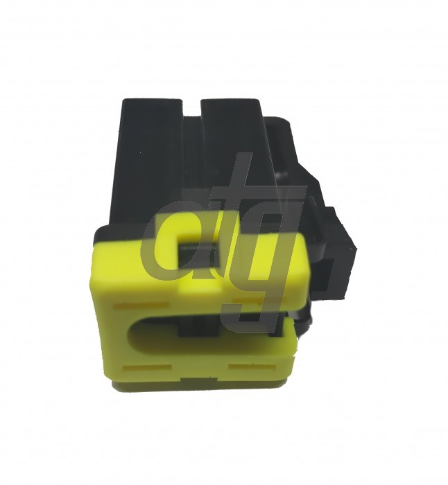 Electric steering rack control unit connector