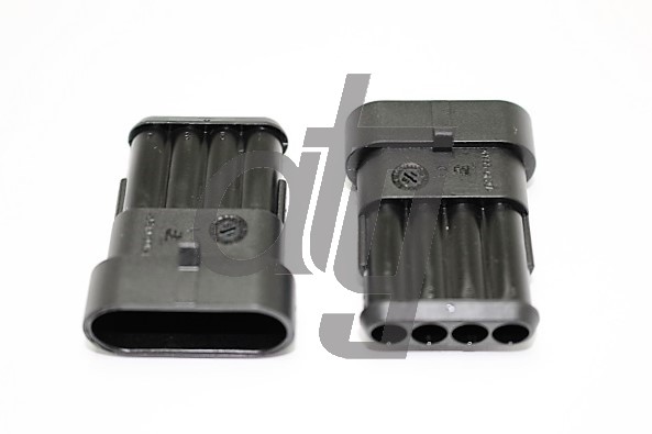 Connector<br><br>Four pin connector (from car side)<br><br>
